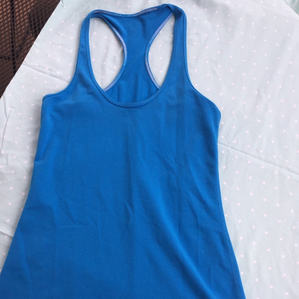 Lululemon size 6 tank blue